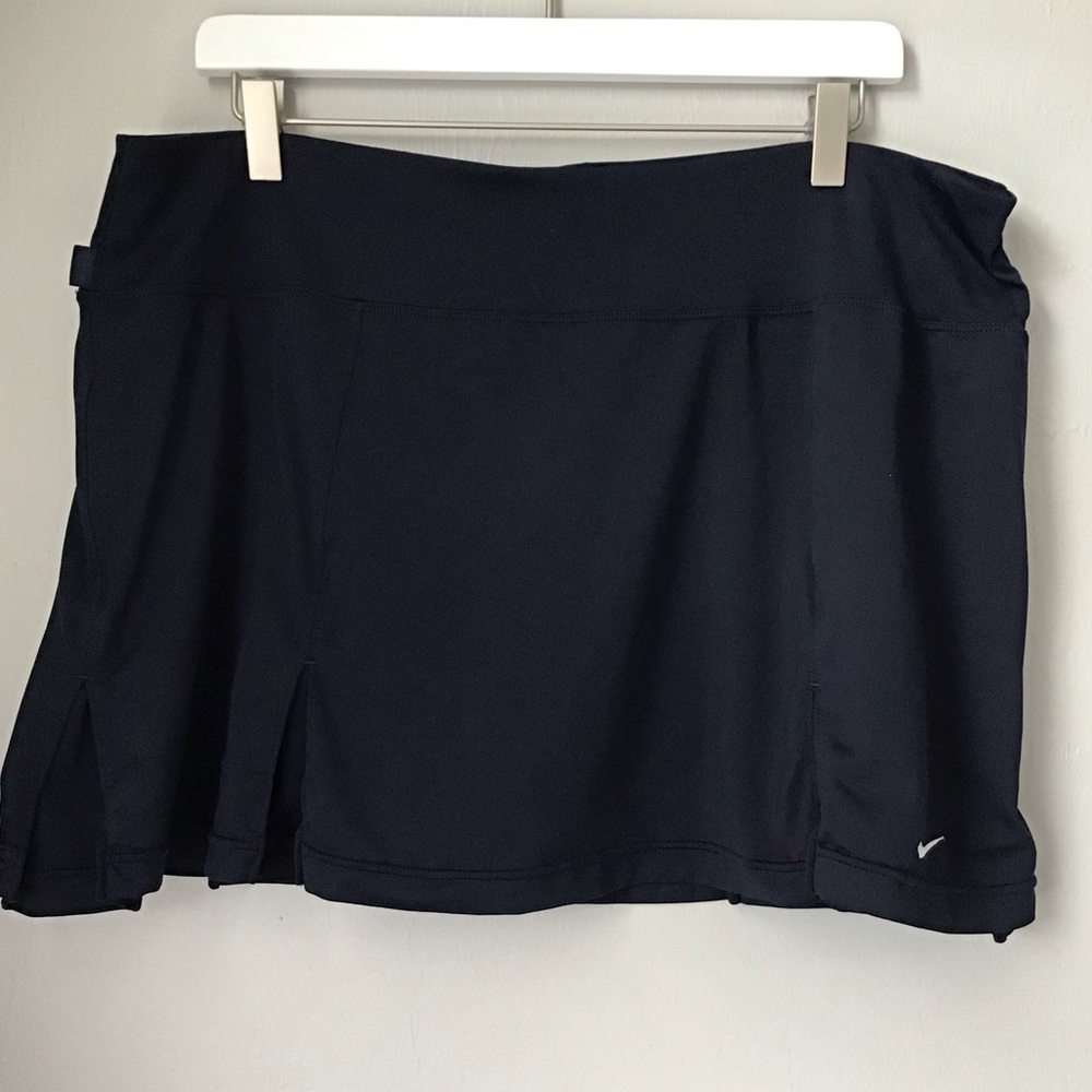 EUC NIKE Dri Fit pleated skort